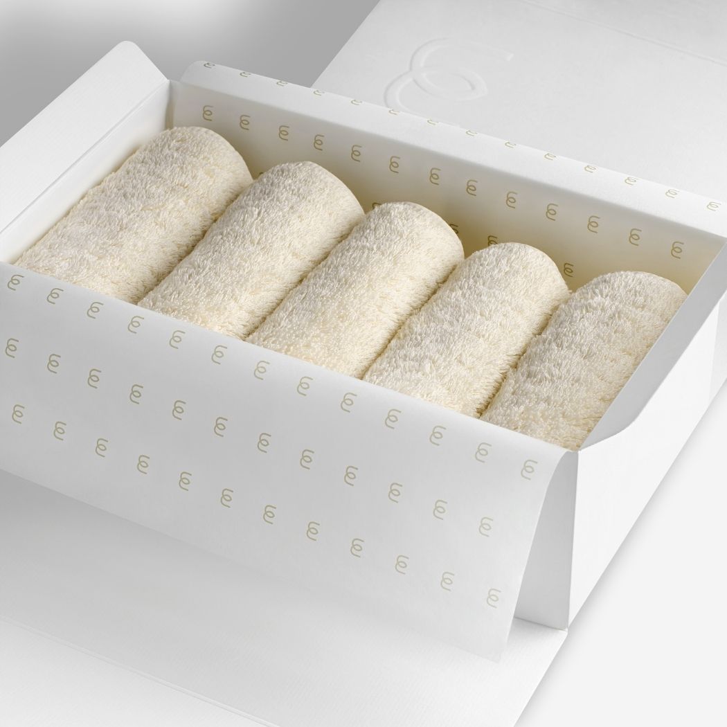 Light cream organic cotton washcloth set.
