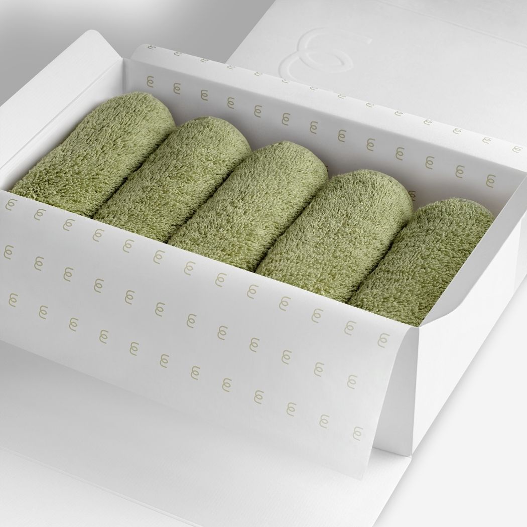 Green organic cotton washcloth set.